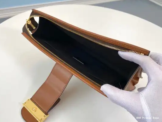 AAA Pruses Bags CLUTCH VUITTON LOUIS 0526